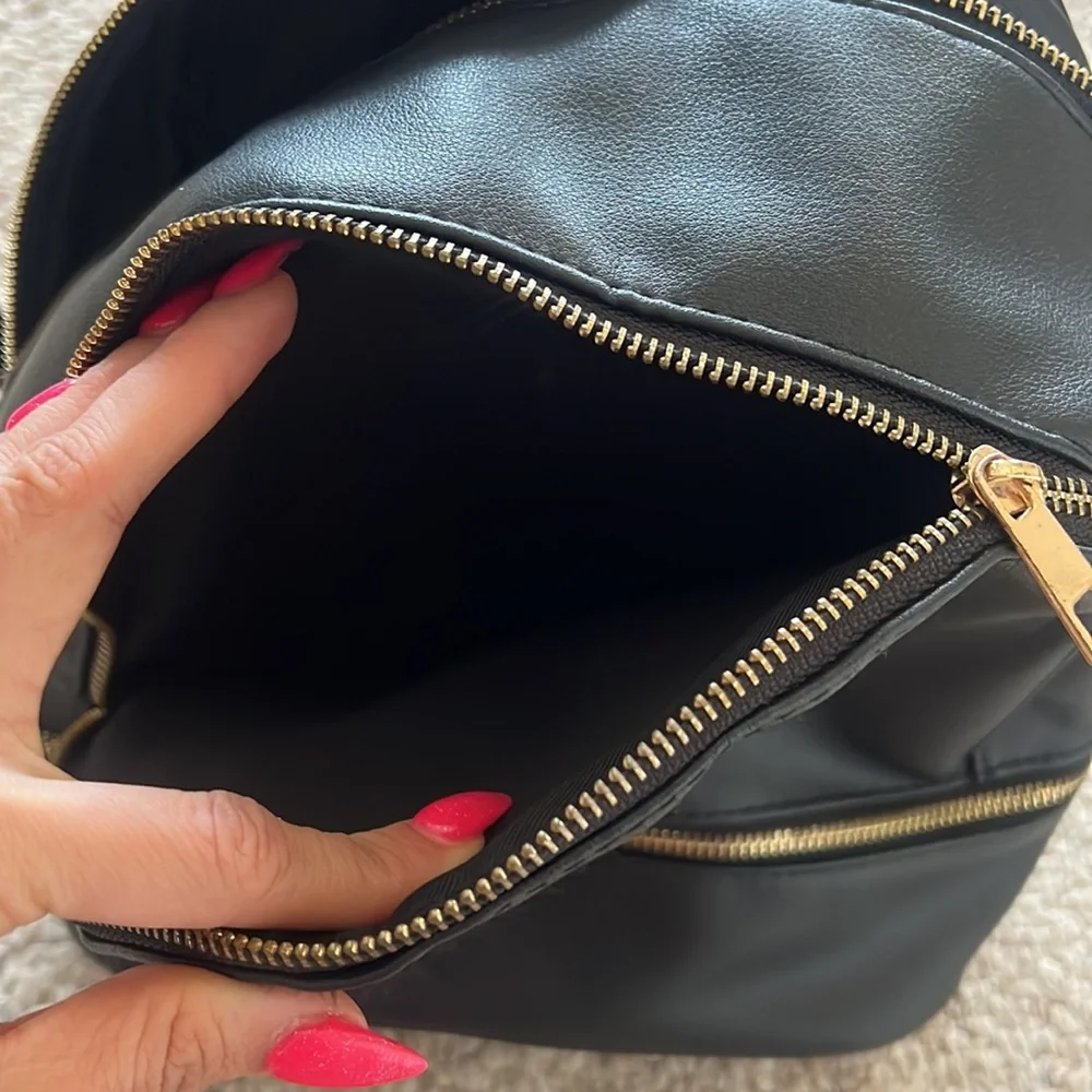 Back pack - Picture 3 of 7